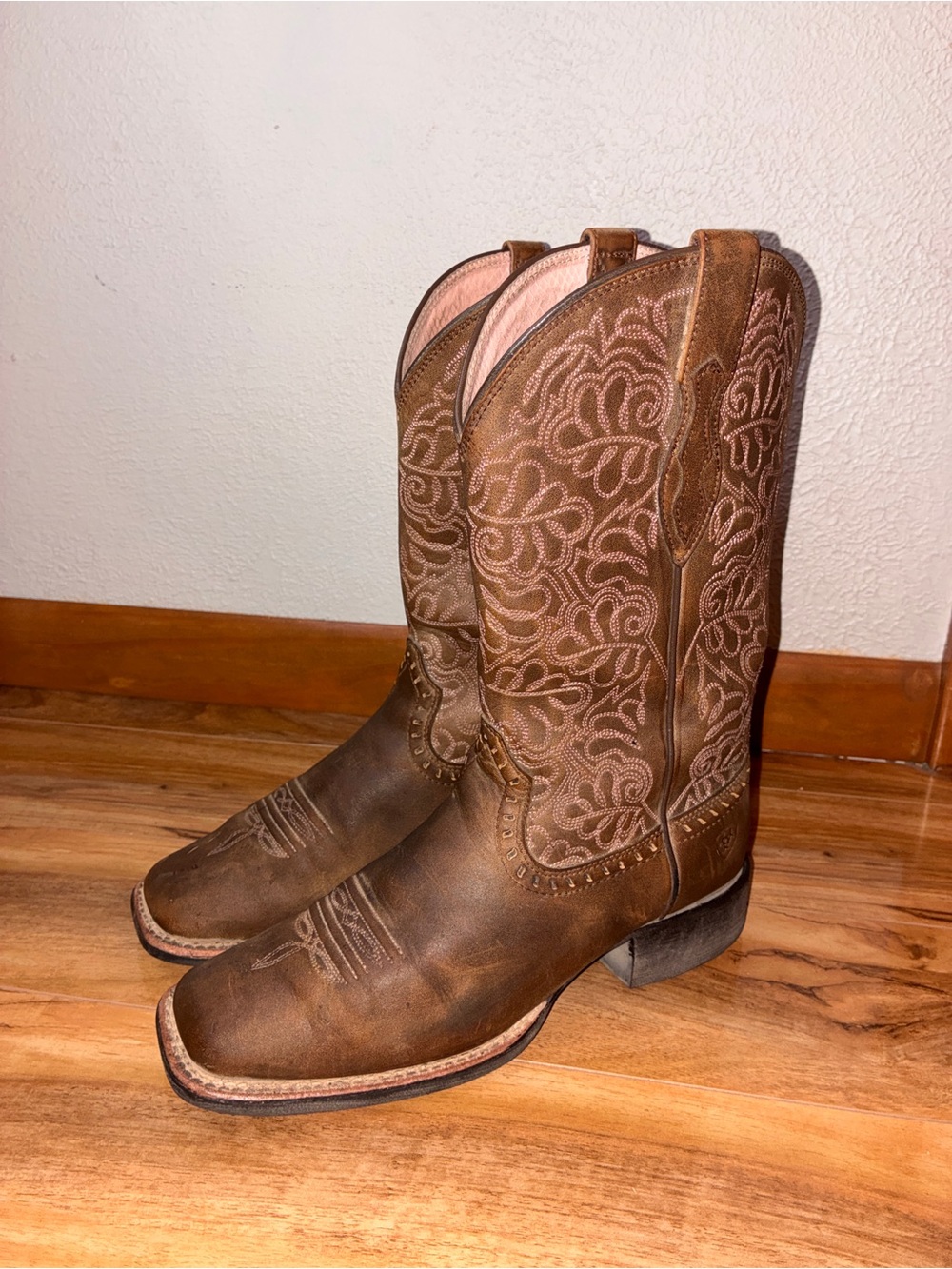 Ariat Women’s Round Up Remuda Western Boots Cowboy Cowgirl, aged tan - size 7 B